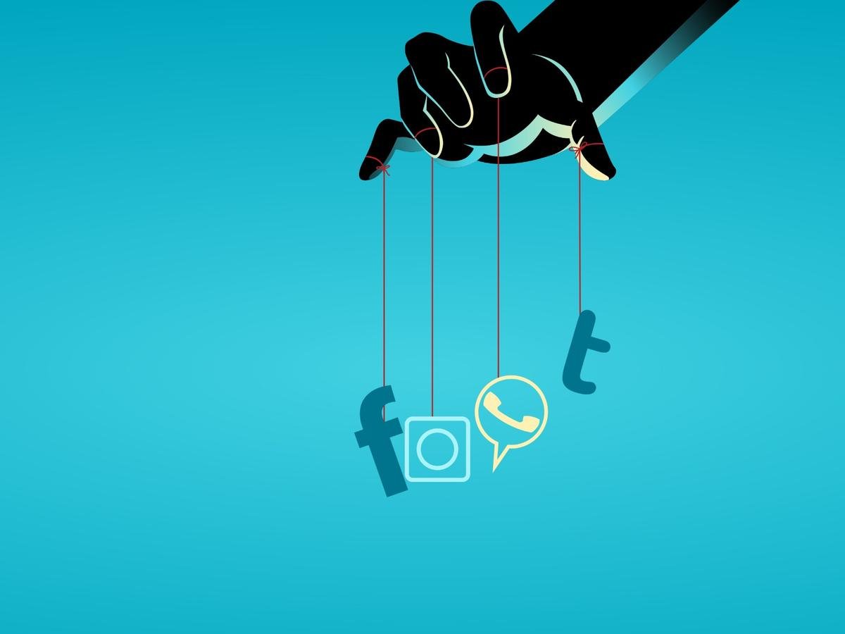 عالمی سیاست اور سوشل میڈیا پر فکری کمزوری