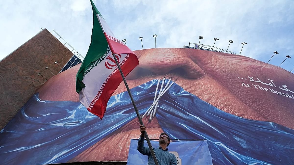 ایران ہتھیار ڈالے گا اور نہ ہی پسپائی اختیار کرے گا، باقر ذوالقدر