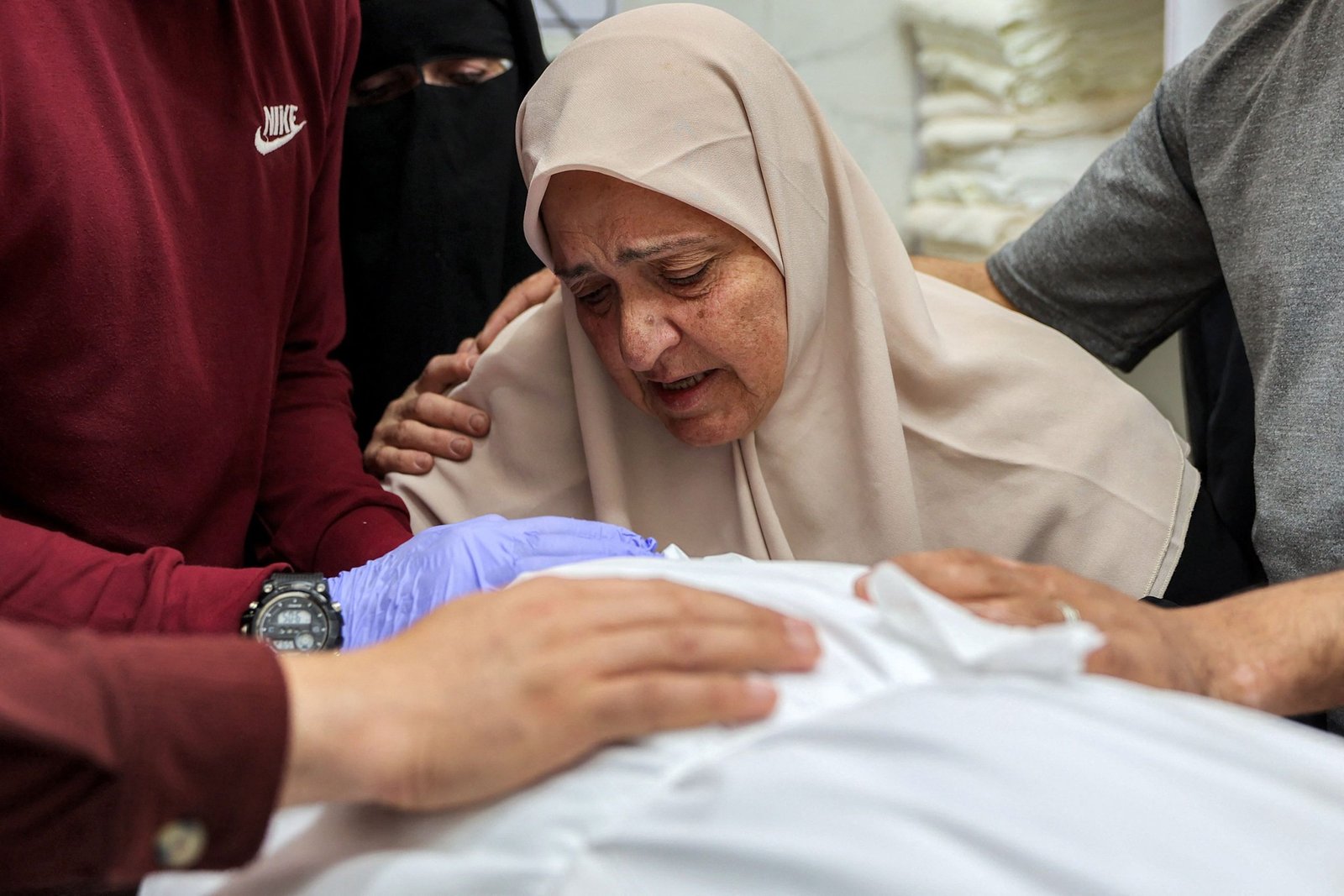 اسرائیلی دہشتگردی جاری، فلاحی ادارے کے 3 کارکنوں سمیت مزید 5 فلسطینی شہید