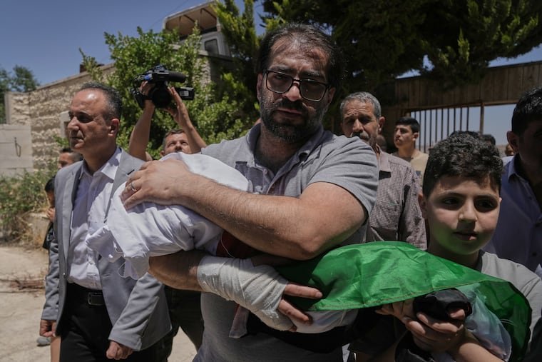 غاصب اسرائیلی فوج کے حملوں میں 18 فلسطینی شہید، درجنوں زخمی
