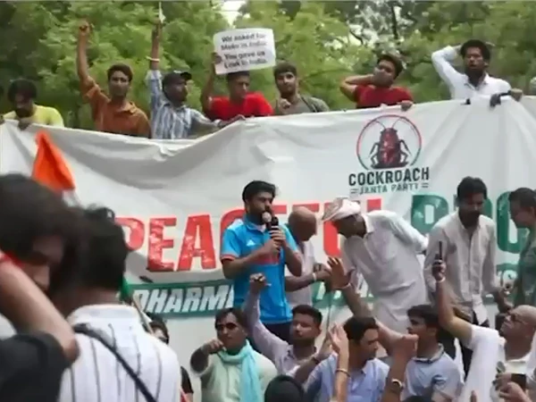 کاکروچ جنتا پارٹی: بھارت میں مودی سرکار کو ٹکر دینے والی نئی سیاسی قوت