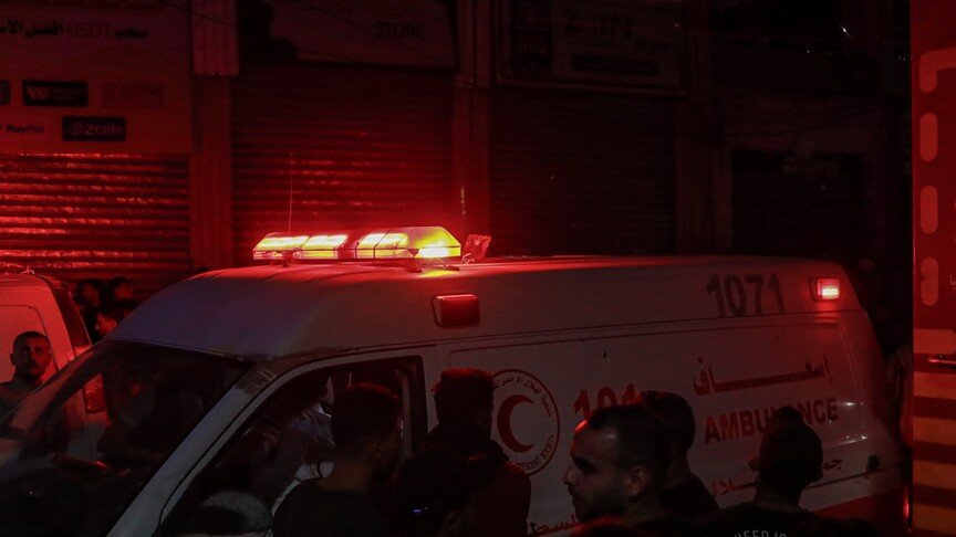 غزہ سٹی پر رات گئے فضائی حملہ، 4 بچوں سمیت 9 فلسطینی شہید