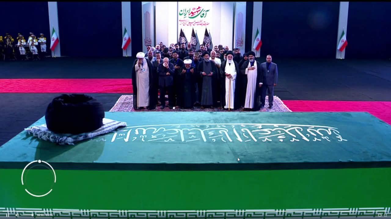 پاکستانی علماء پر مشتمل وفد کی تہران میں مصلی امام خمینی آمد