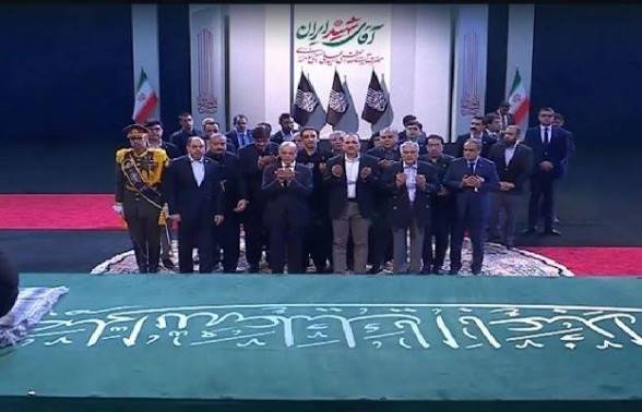 وزیراعظم، فیلڈ مارشل اور پاکستانی وفد کی شہید آیت اللہ خامنہ ای کے جنازے میں شرکت، خراج عقیدت پیش