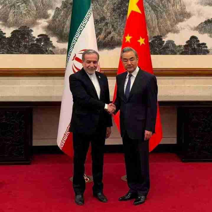 چین کی مدد کے بغیر ایران کو تنہا کرنا ممکن نہیں، نیو یارک ٹائمز