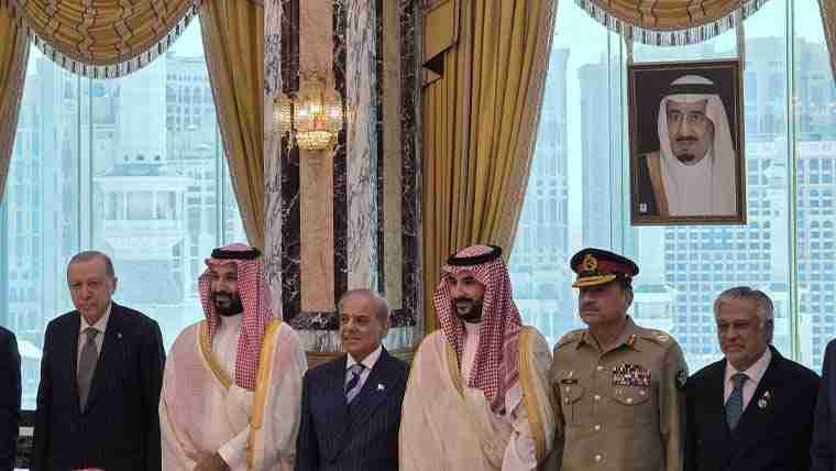 پاکستان، ترکیہ اور سعودی عرب کے درمیان ’مکہ مشترکہ دفاعی معاہدہ‘ طے پا گیا