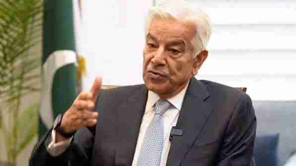پاکستان میں صرف بیوروکریسی احتساب سے محفوظ اور ناقابلِ گرفت رہی: خواجہ آصف
