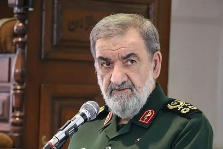 ٹرمپ صرف اپنے تصور میں ایران کیخلاف فتح حاصل کرسکتے ہیں، محسن رضائی