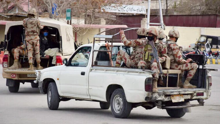 سکیورٹی فورسز کی خیبرپختونخوا اور بلوچستان میں مؤثر کارروائیاں، 18 خوارج ہلاک