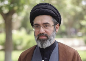 نماز اللہ سے قریبی تعلق قائم کرنے، محبت، امید، مہربانی اور امن کا جاری چشمہ ہے، ولی امر مسلمین