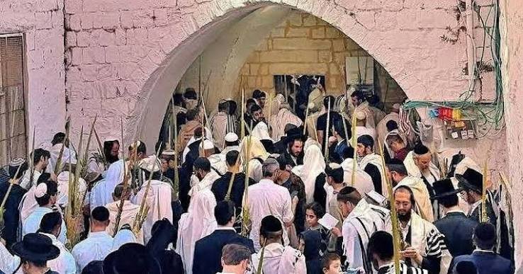 نابلس میں سینکڑوں اسرائیلی قبضہ گیروں کا حضرت یوسفؑ کے مزار پر حملہ
